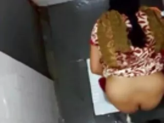 চটকদার শ্যামাঙ্গিনী গভীর গলা চোদাচুদিভিডিও এবং তার ভগ ধ্বংস পায়